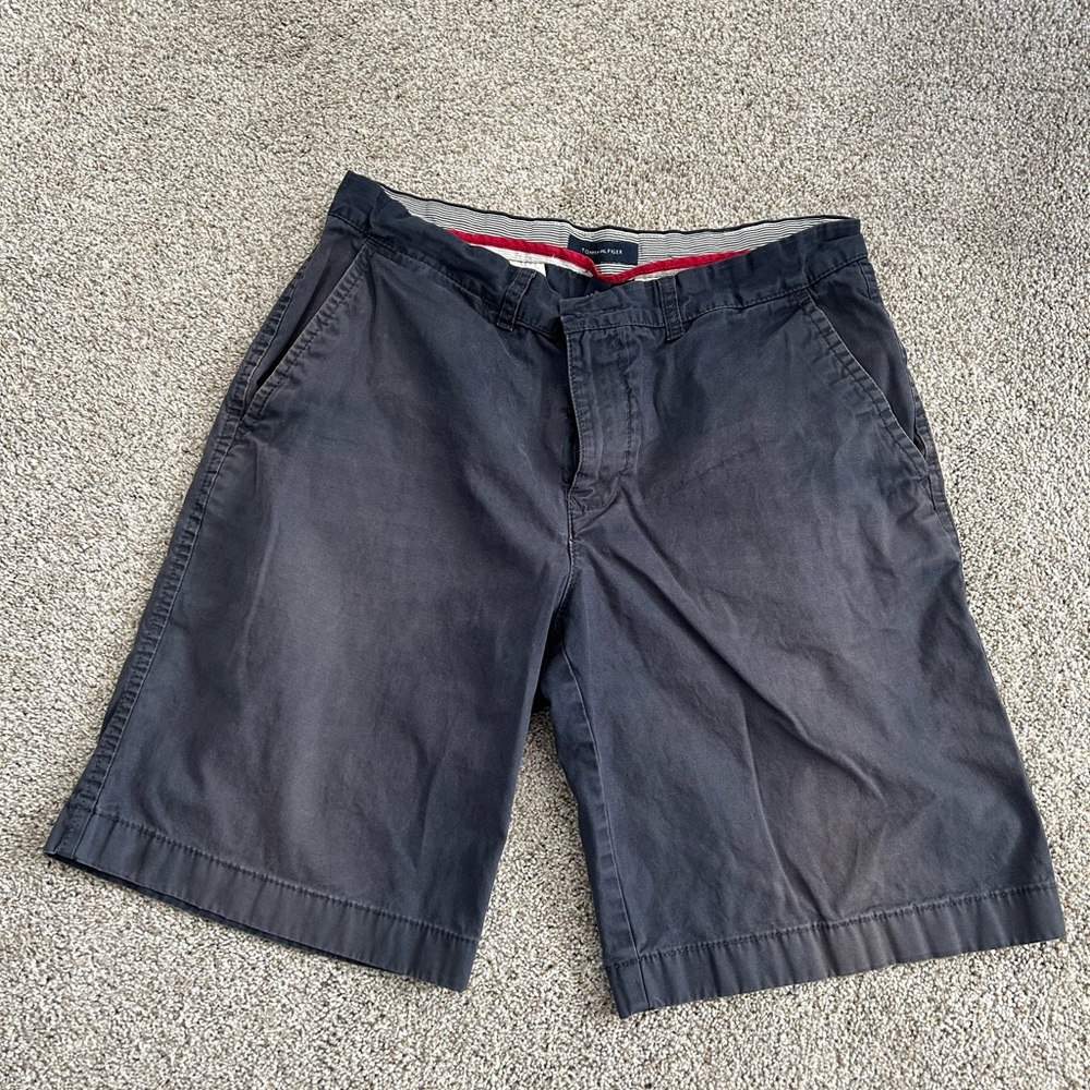 2/$20 Tommy Hilfiger men’s navy flat front shorts waist size 34 pockets TH worn